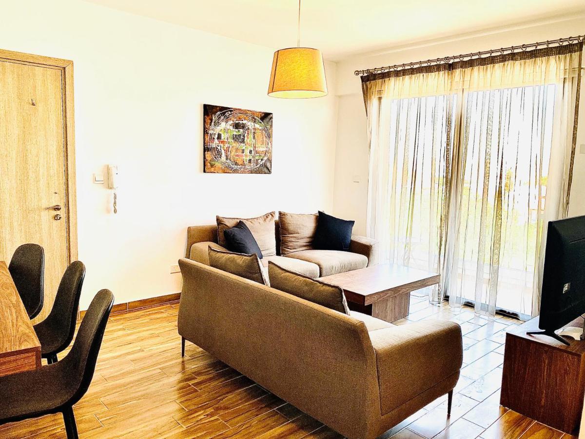 Bali Suites 404 Larnaca Esterno foto