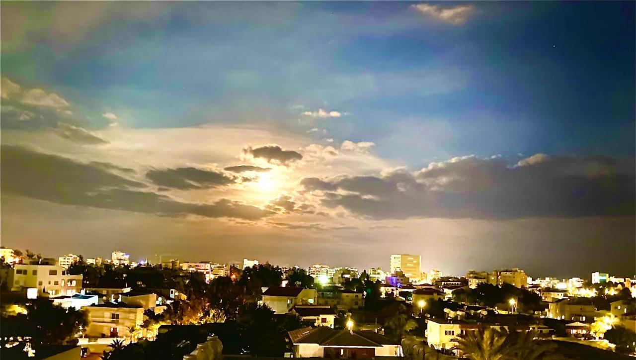 Bali Suites 404 Larnaca Esterno foto